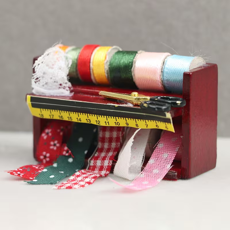 Dollhouse Mini Sewing Box with - đánh giá và giá Guipure Lace Panel