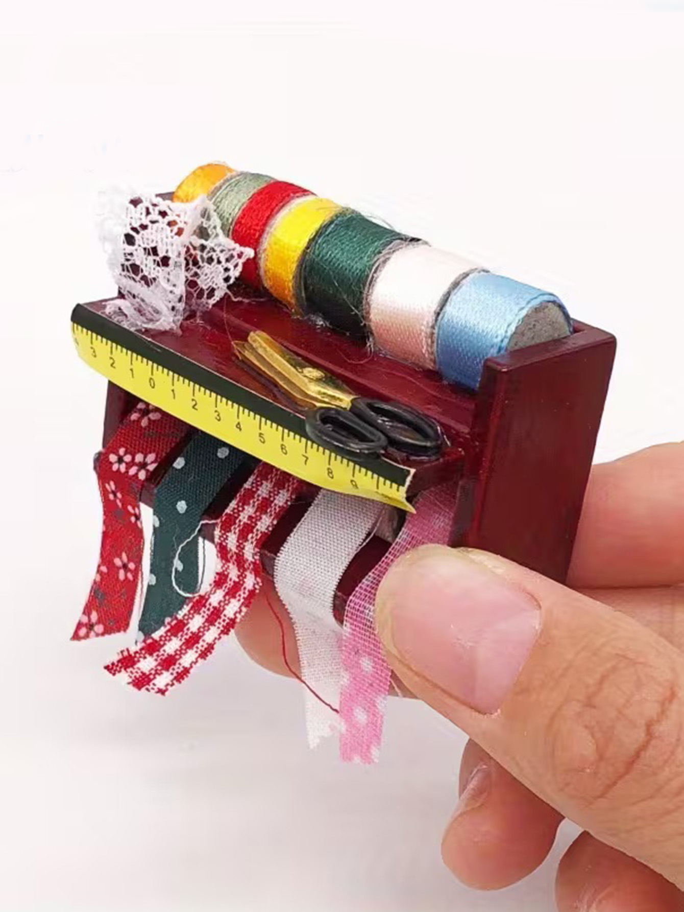 Dollhouse Mini Sewing Box with - đánh giá và giá Guipure Lace Panel
