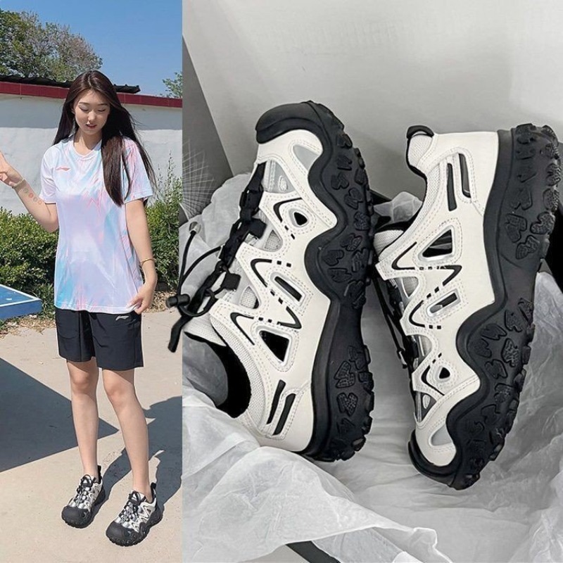 Ladies Outdoor Trekking Sneake - đánh giá và giá Guipure Lace Panel